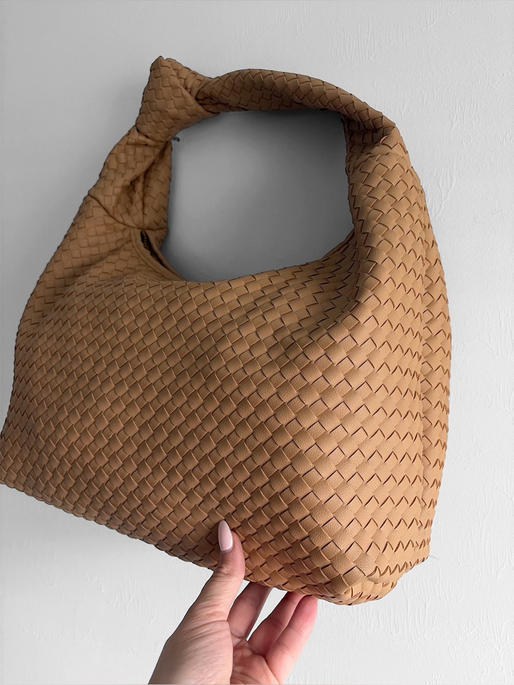 Minimalist Woven Knotted Hobo Shoulder Bag